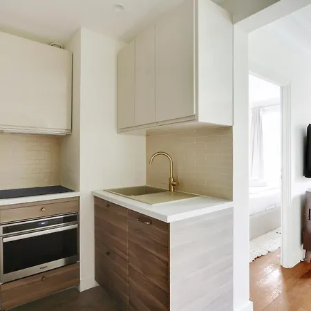 Pick A Flat's In Saint-germain - Rue De Sevres *