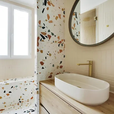 Pick A Flat's In Saint-germain - Rue De Sevres *